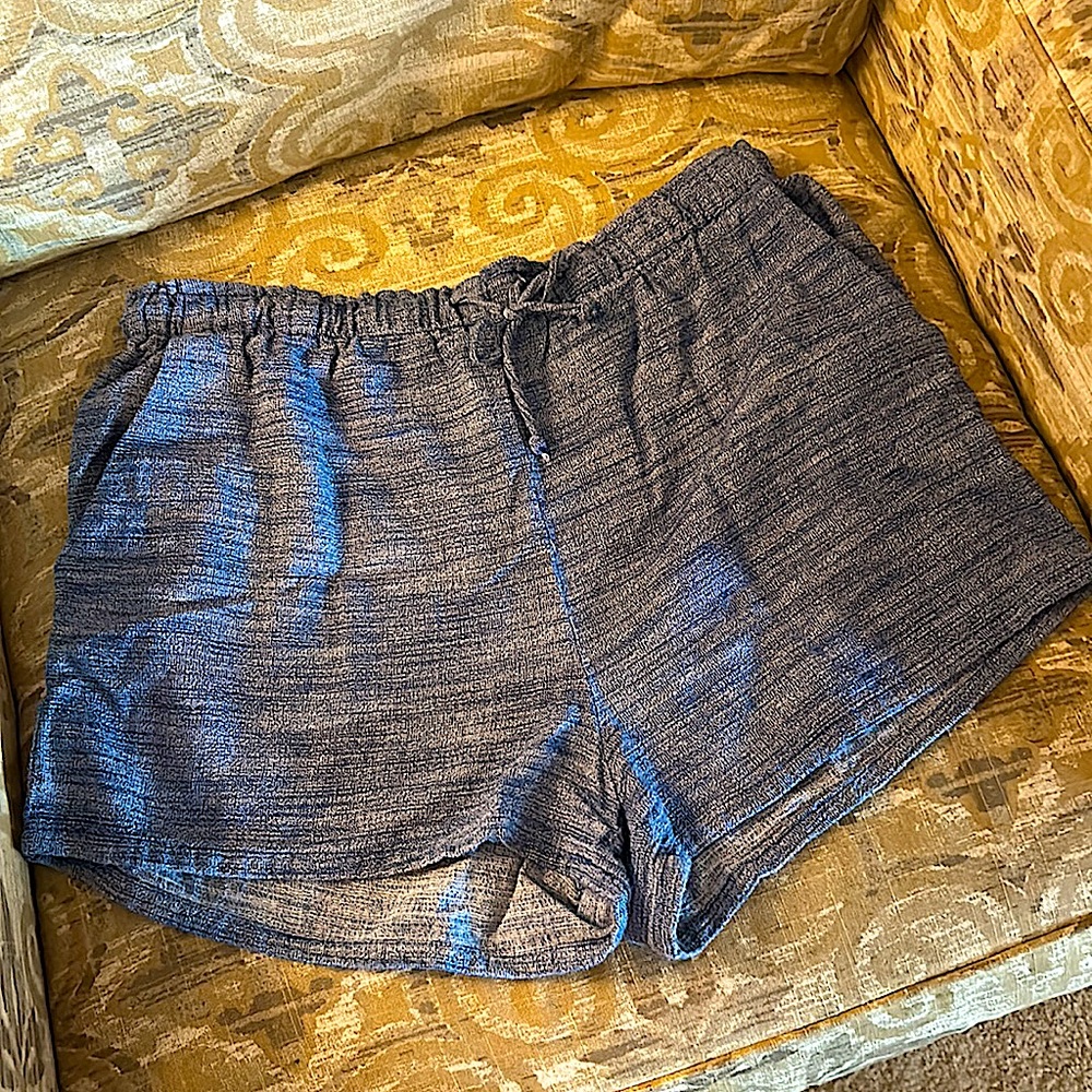 Umgee Ladies L Lightweight Linen-like shorts 🩳